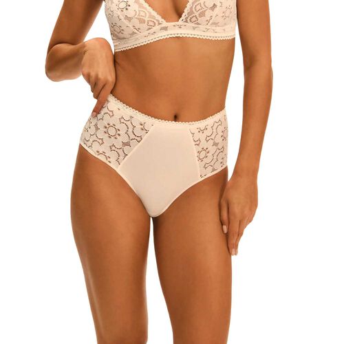 Simone Perele Oisive Control Brief